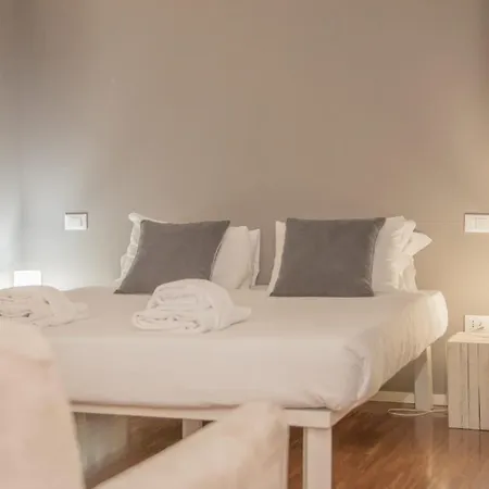 Spacious Loft In Jewish Ghetto بيت للعطل